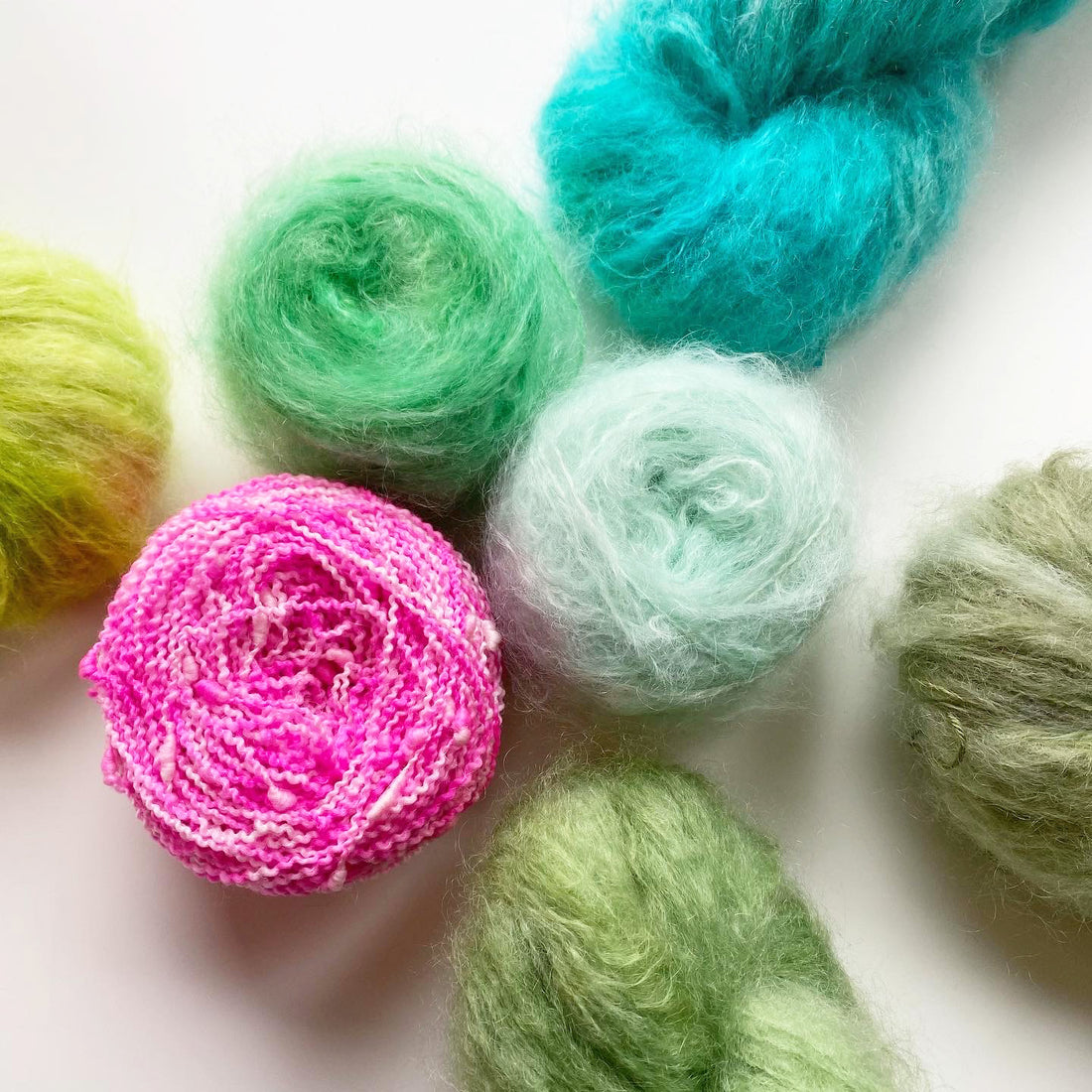 Soft Merino Wool Yarn for Hand Knitting - Medium-Fine, Perfect for